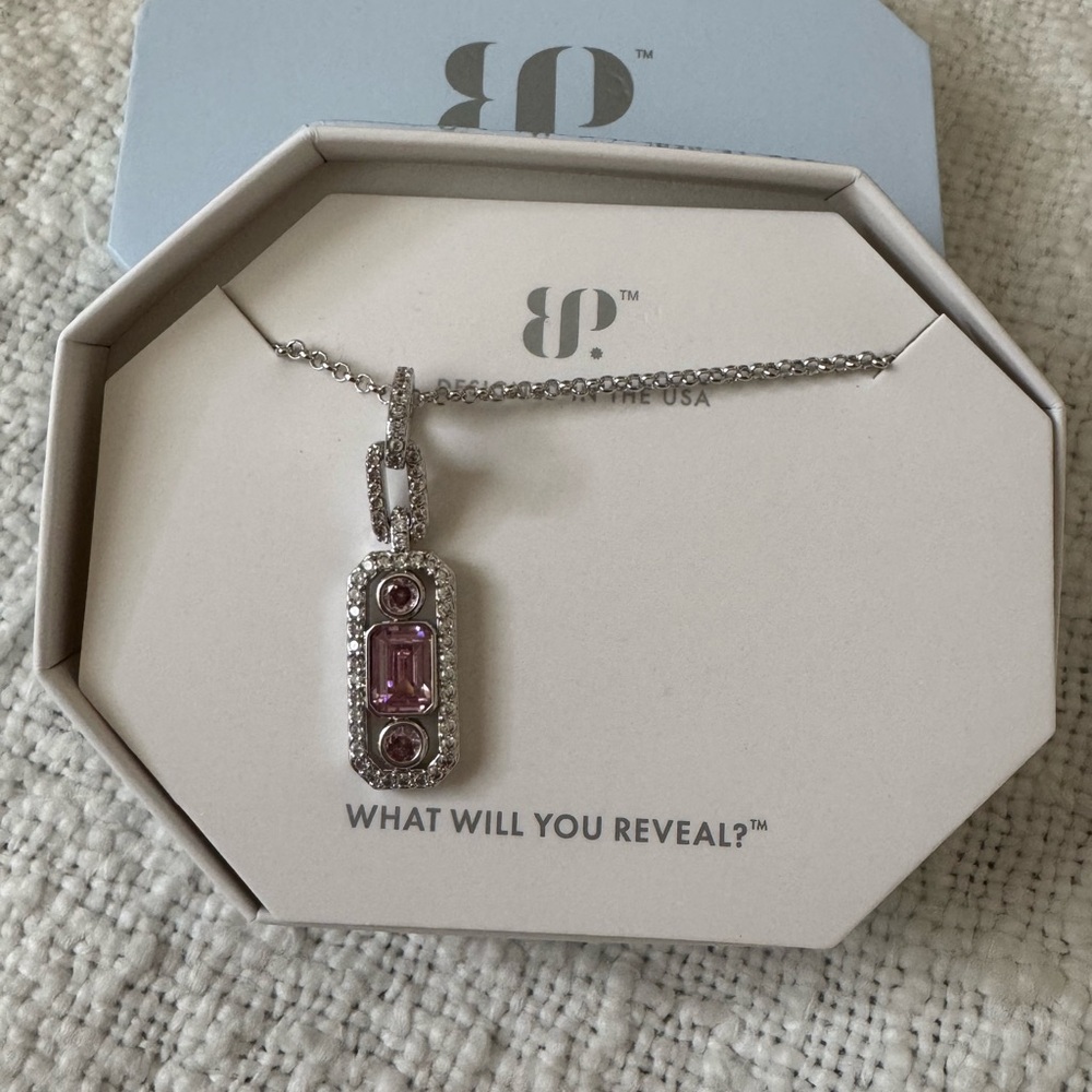 Midnight Hanging In Air Necklace 💗🩶 - Picture 2 of 3